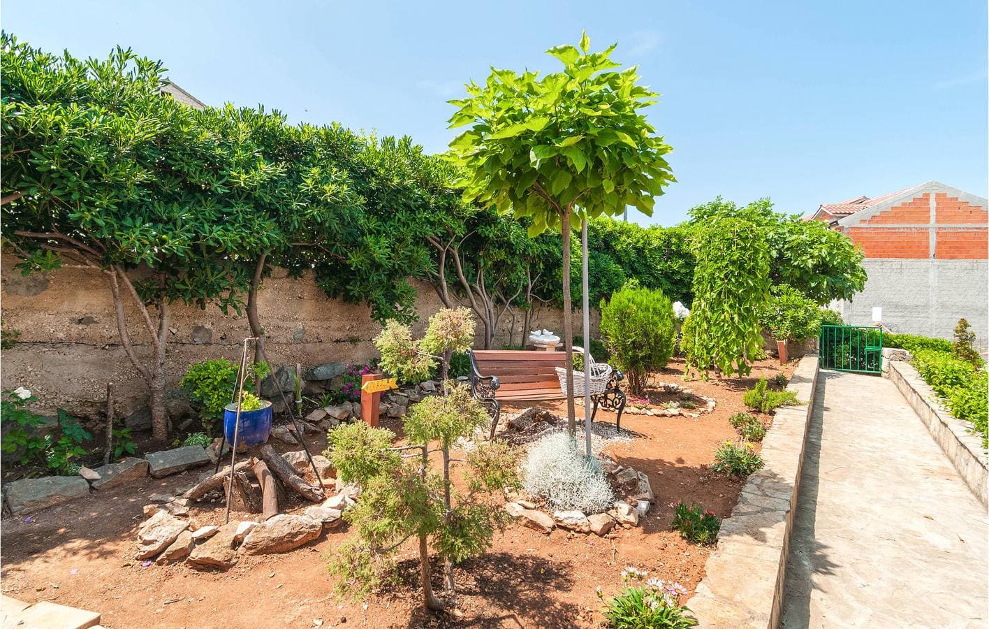 Foto 7 von 31: Gemütliche 2-Zimmer-Wohnung mit Terrasse, WLAN und 700 m zum Strand