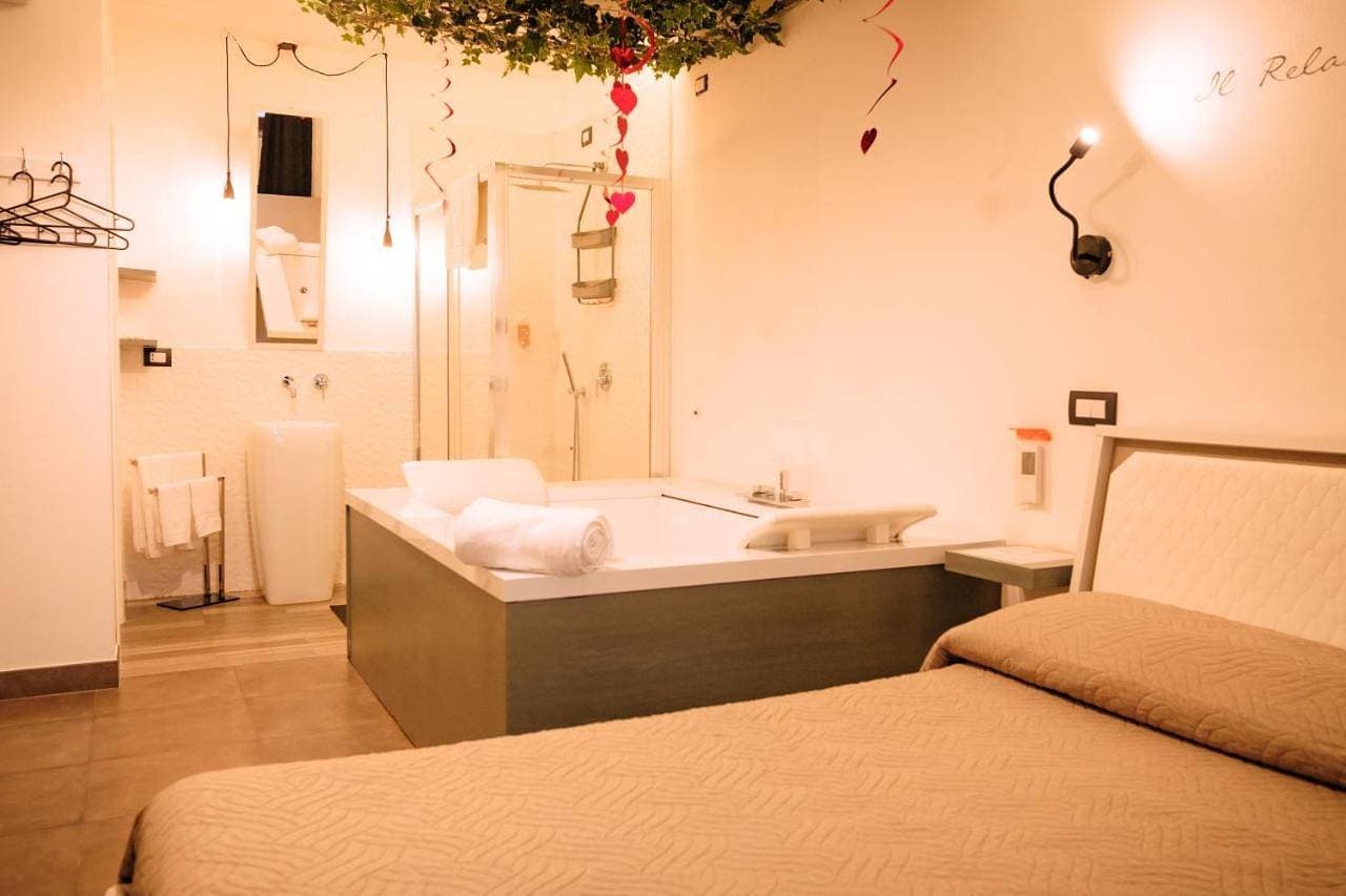 Foto 8 von 23: King Room with Spa Bath
