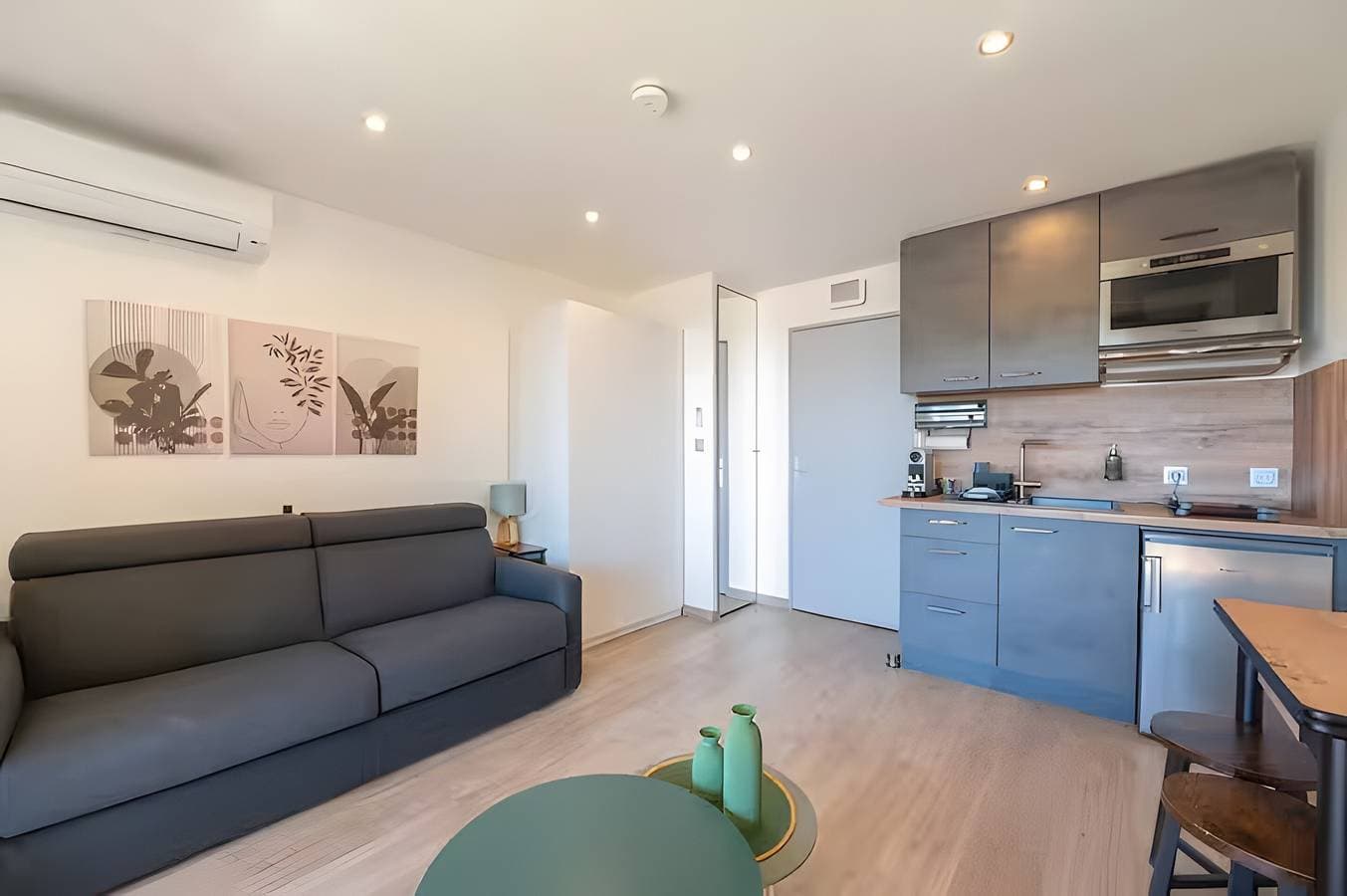 Foto 6 von 21: Ferienwohnung 'Le Panorama' mit Meerblick, WLAN und Klimaanlage