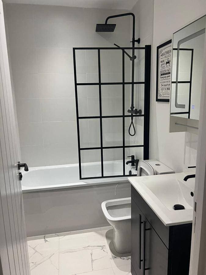 Modern Double Room 1