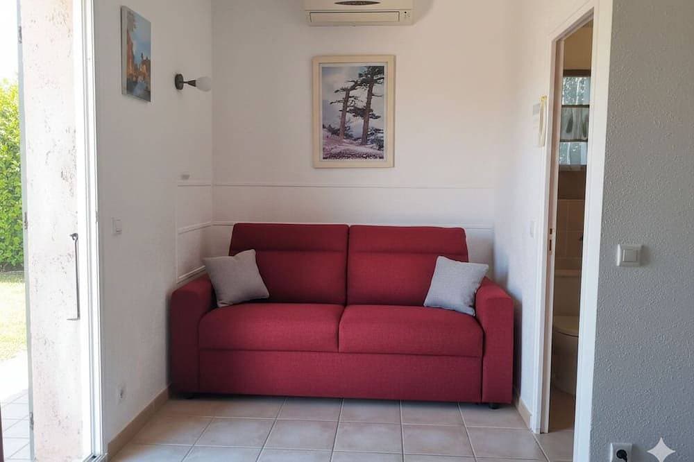 Foto 3 von 22: Mini villa studio cosy air-conditioned 21 m2 for 1 couple, swimming pool