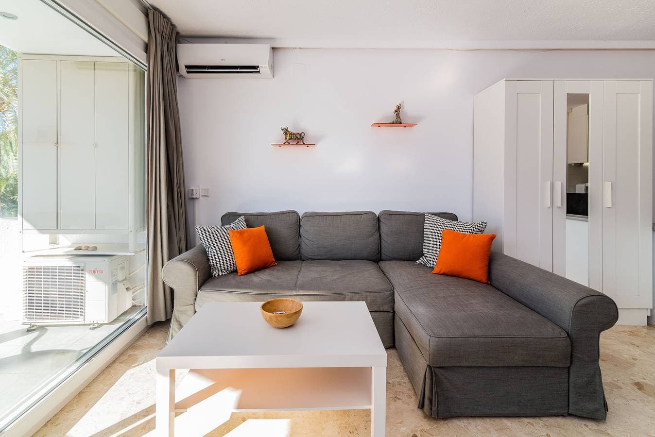 Foto 4 von 25: Einzimmerwohnung in Marbella mit Terrasse, Gemeinschaftspool und WLAN