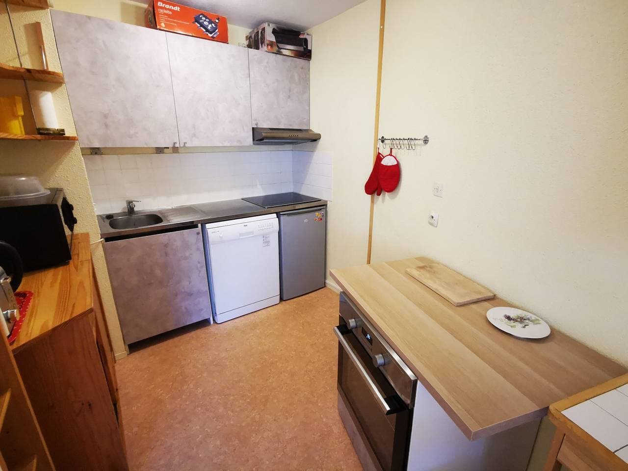 Foto 9 von 17: 2 Zimmer, direkt an der Piste, nahe Geschäfte mit Balkon. Platz für 6 Pers, keine Haustiere