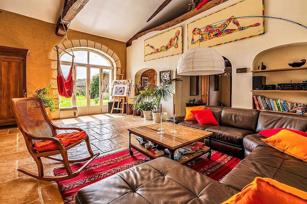 Foto 11 von 30: Gorgeous home in Villamblard