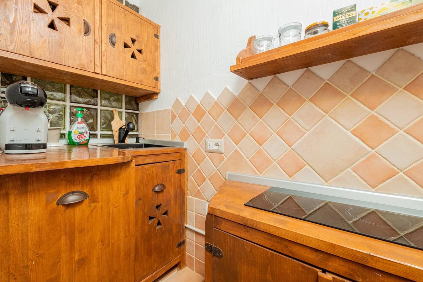 Foto 8 von 26: Ferienhaus 'Seahouserent' mit großer Meerblick-Terrasse, Garten und WLAN
