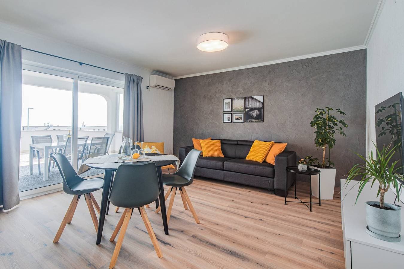 Foto 11 von 40: Stilvolles Apartment LiJan °3 mit Meerblick und beheiztem Pool