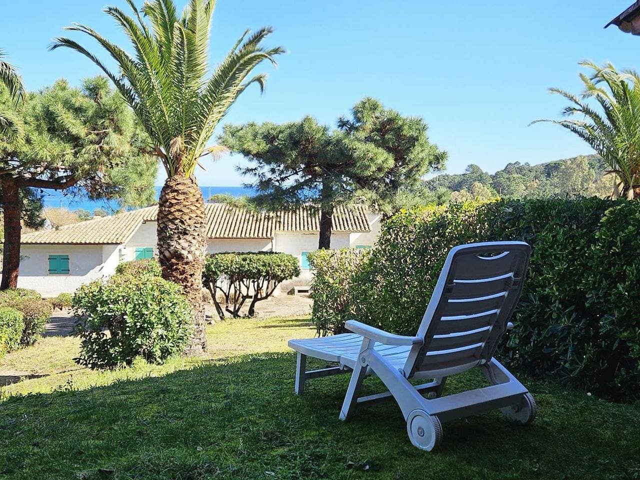 Renovierte 3*-Wohnung mit Pool und Tennis 500m vom Strand 1