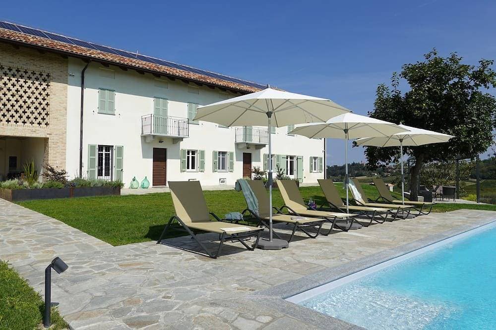 Ultra-luxurious 6-bedroom villa with AC, WiFi in marvelous Piemonte 1