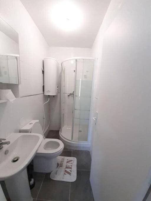 Foto 2 von 5: One-Bedroom Apartment