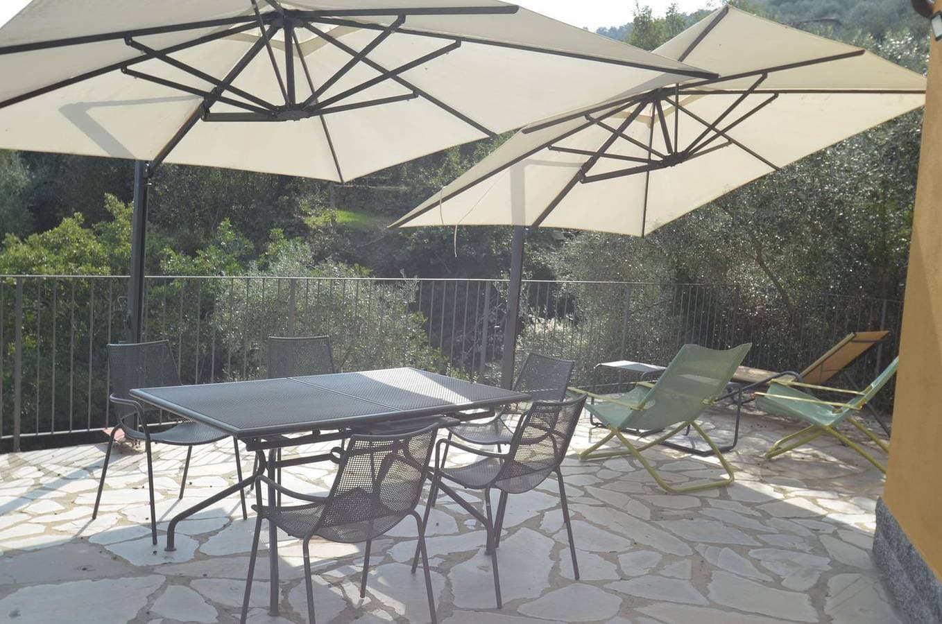 Foto 10 von 28: Alleinstehendes Ferienhaus mit Pool und Garten in Panoramalage