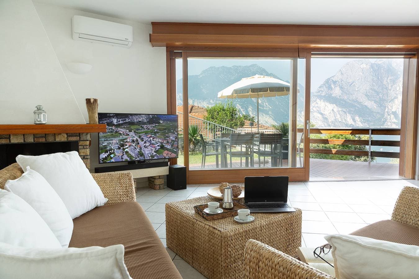 Foto 3 von 42: Appartamento Panorama „Il Palcoscenico del Garda: Exklusive Residenz (180 m²)“