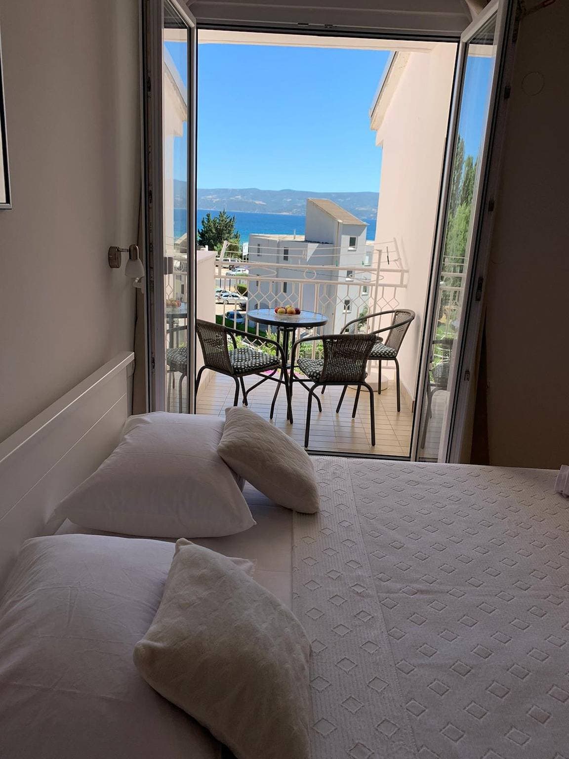Foto 3 von 50: Ferienwohnung in Duće mit Meerblick, Balkon, Klimaanlage, W-Lan (4174-7)