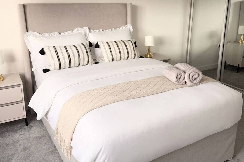 Foto 6 von 28: 2 Bed • Free Parking • Wi‑Fi • Heathrow Airport