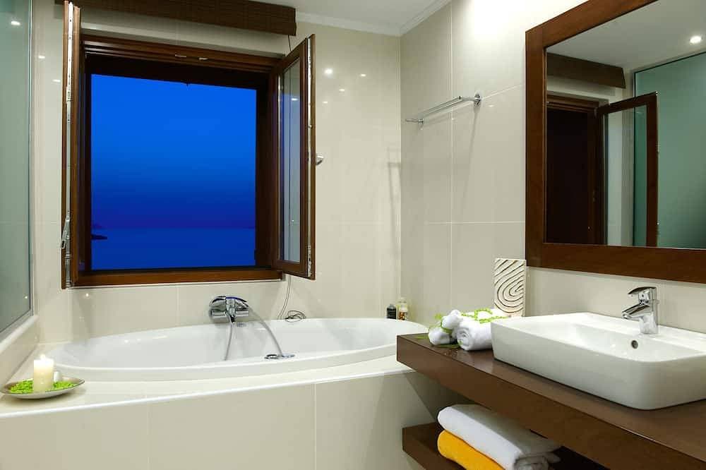 Foto 5 von 24: Genießen Sie atemberaubende Sonnenuntergänge vom besten Infinity-Pool!