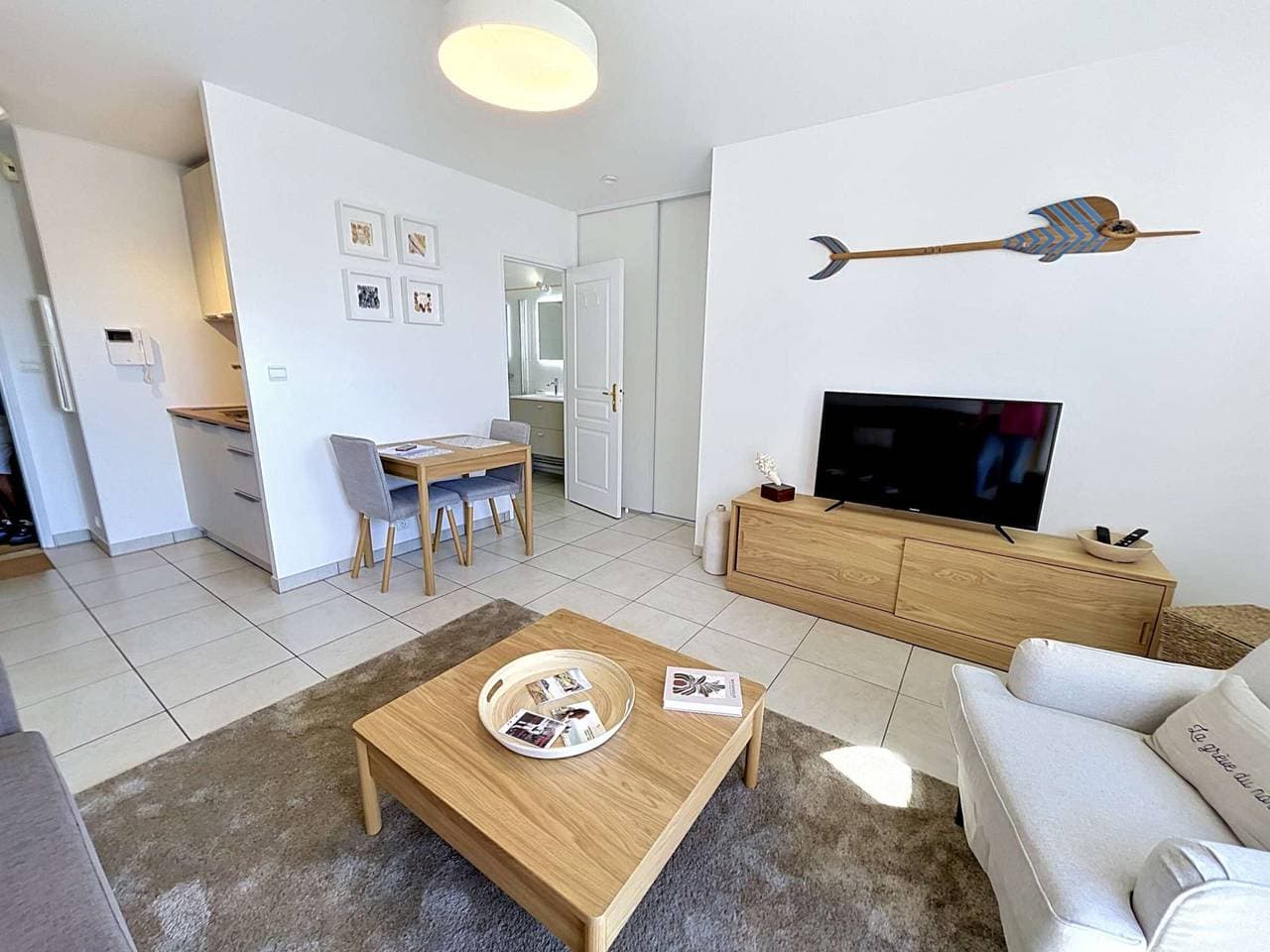 Foto 3 von 16: Gemütliches Studio, gesicherter Parkplatz - 2 Pers. (50 m vom Strand)