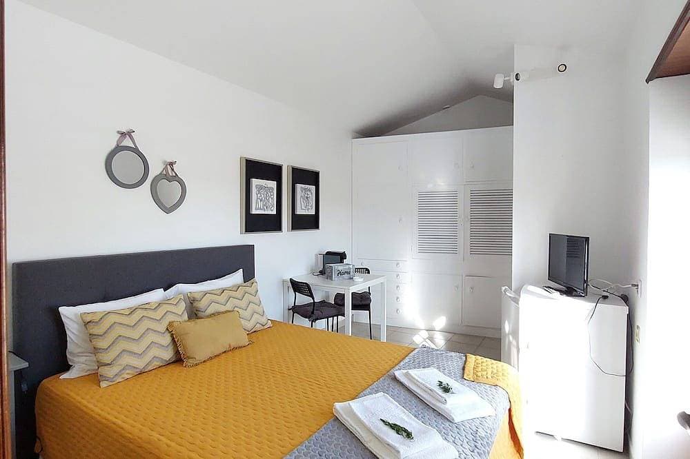 Foto 2 von 30: Apartamento Delfino T0 2 Camas