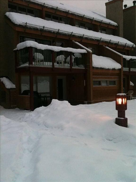Perfekte Lage Stadthaus mit einem Schlafzimmer: True Ski to Door mit Sauna! 1
