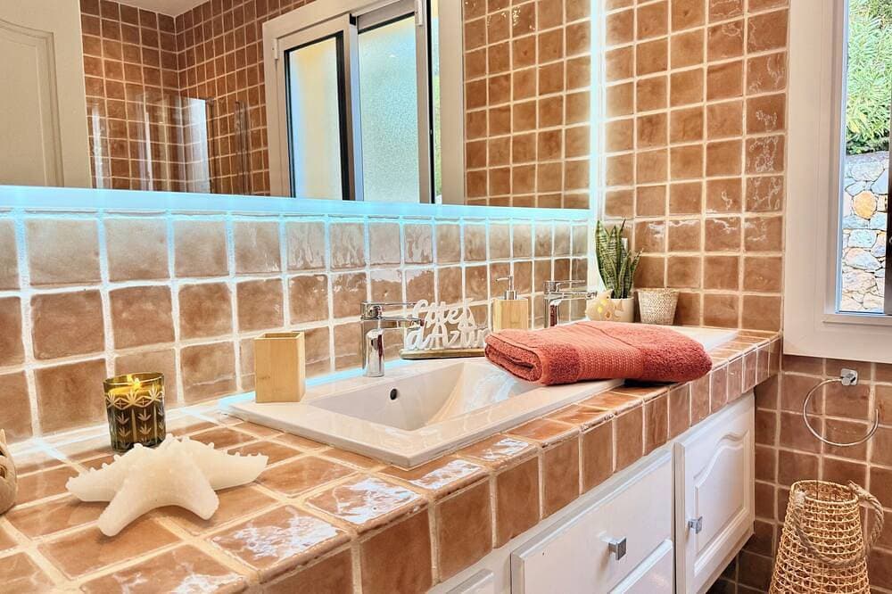 Foto 7 von 30: Plen Souleu High Standing Villa, pool,  Jacuzzi, Sauna and AirCo By Sunset