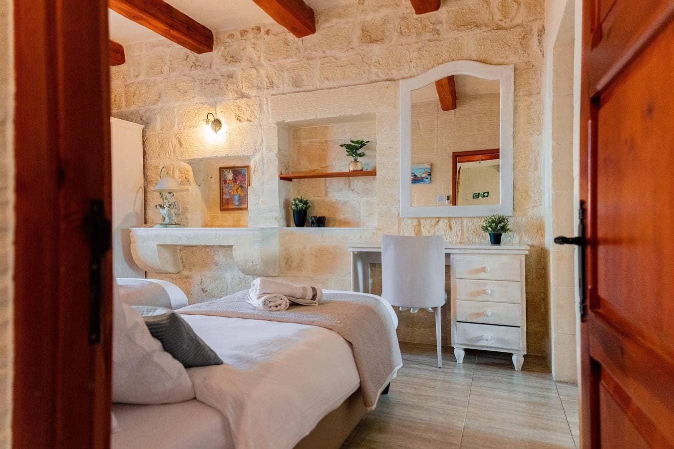 Foto 13 von 30: Villa Savona Sleeps 7 with Private Pool
