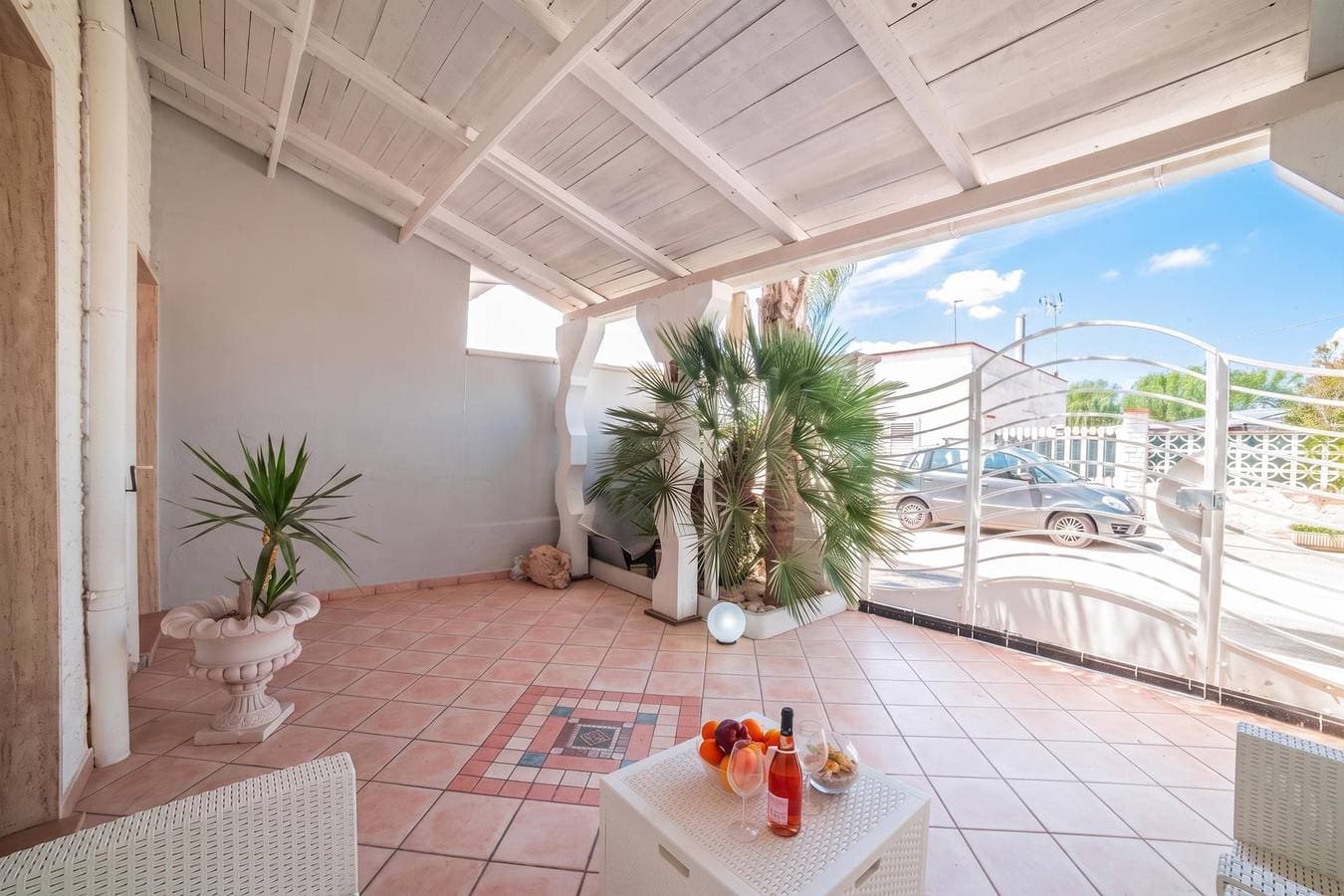 Rusciu Te Lu Mare Apartment with Terrace & Garden 1