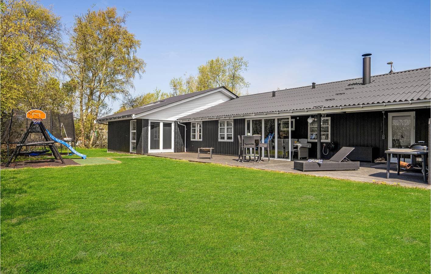 Foto 9 von 33: Ferienhaus für 8 Personen mit Pool