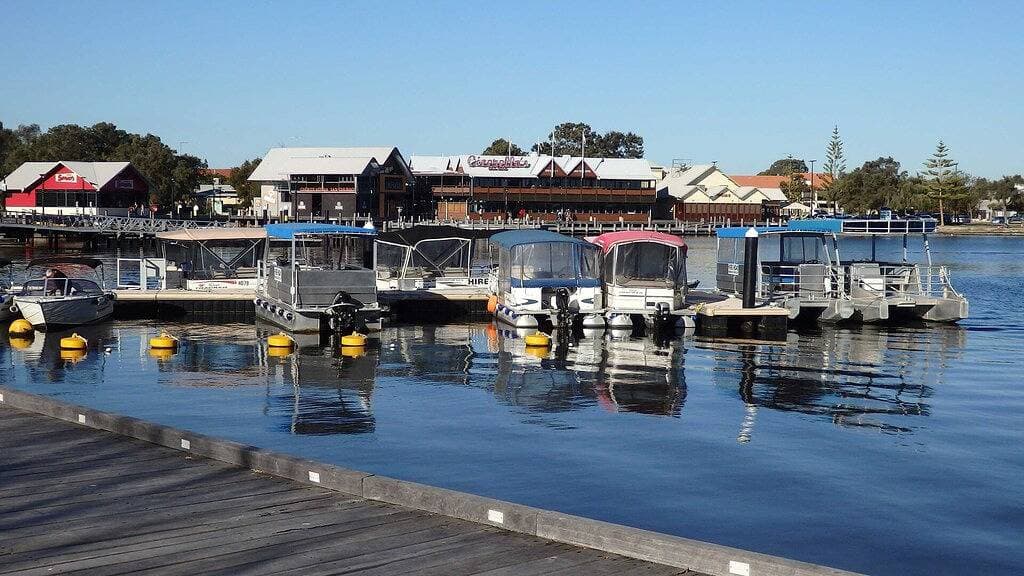 Foto 13 von 50: Mandurah Canal Ferienhaus mit eigenem Steg! Boote Krabben! Delphine!