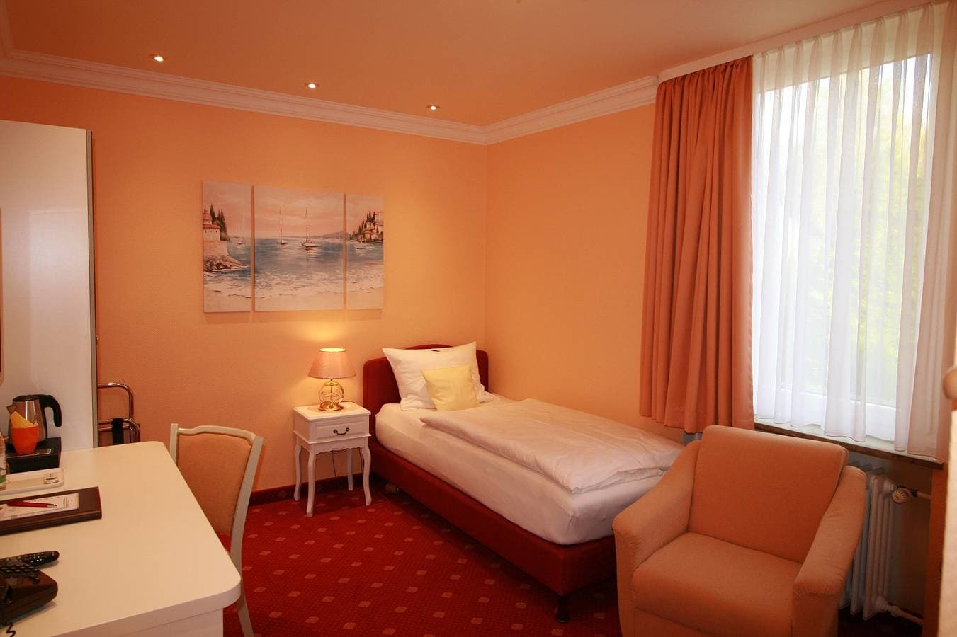Foto 6 von 22: Hotel Modena - Doppelzimmer in traditionsreicher Jugendstilvilla