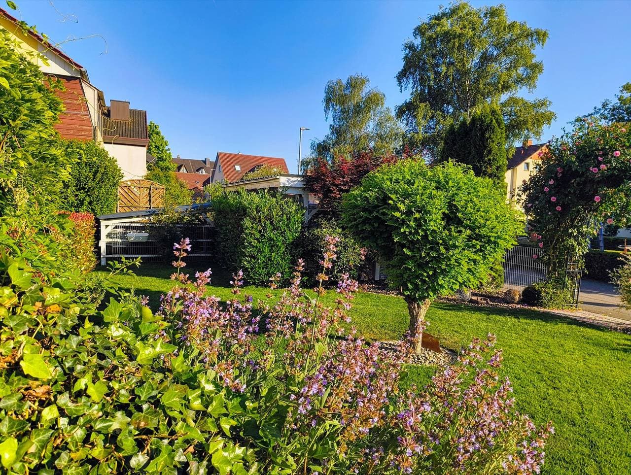 Foto 7 von 25: Ferienwohnung 'Haus Auryn' mit Privatterrasse, Gemeinschaftsgarten und WLAN