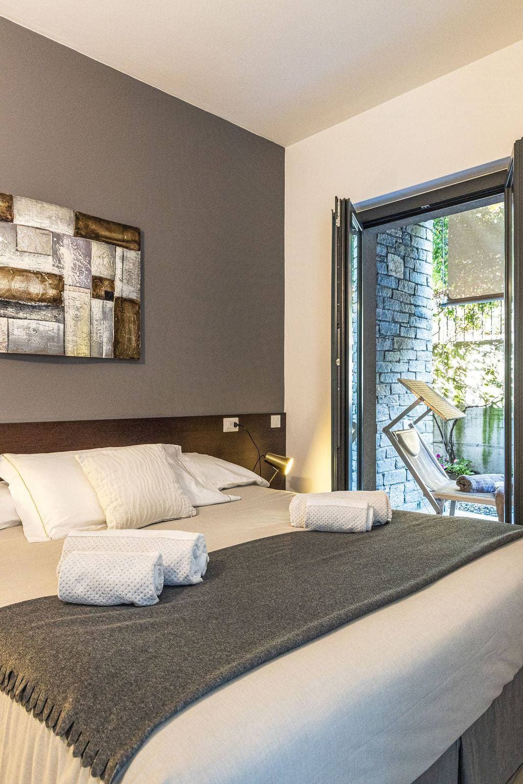 Foto 5 von 50: Wohnung mit Schwimmbad und fantastischem Seeblick