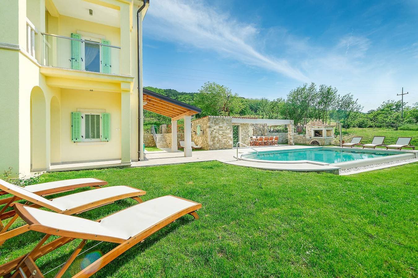 Foto 2 von 21: Atemberaubende Villa mit Infinity-Pool, Blick auf Motovun, Billard, Tischtennis, BBQ
