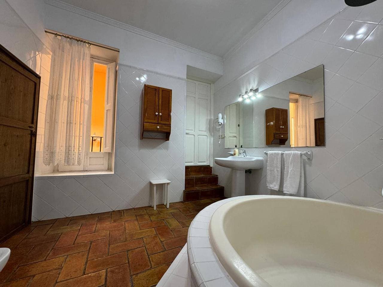Foto 10 von 26: Deluxe Double Room with Bath