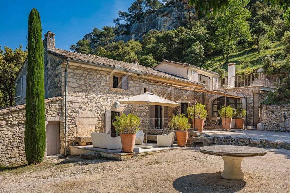 Les Mas Ferrando Luberon: Beautiful authentic Mas Courroussouvo in Oppède-le-Vieux 1