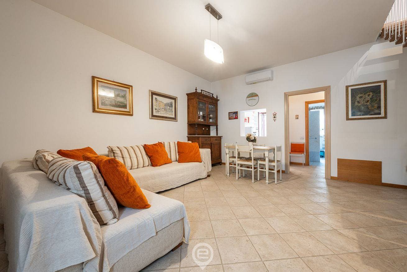Foto 6 von 40: Ferienhaus für 4 Personen mit Balkon/Terrasse