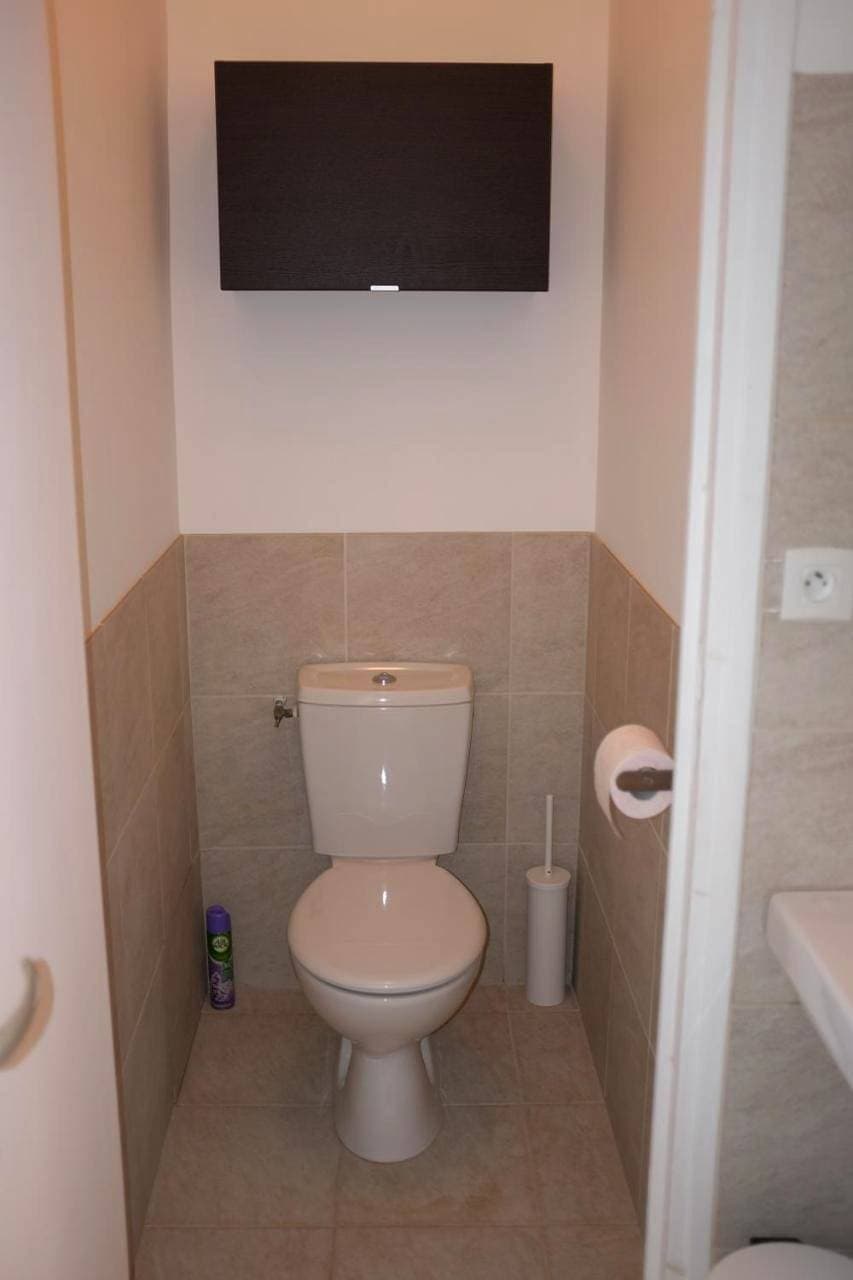 Foto 2 von 9: Double Room with Private Bathroom
