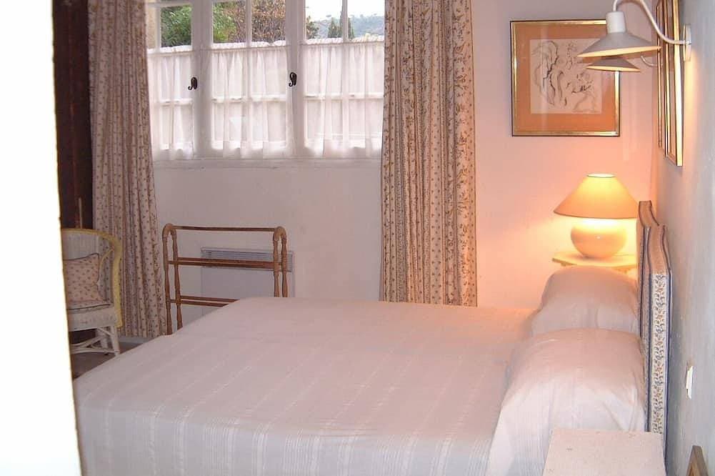 Foto 5 von 23: Landhaus in Weingärten nahe St Tropez. Verfügbarkeit im schönen Juni 2009!