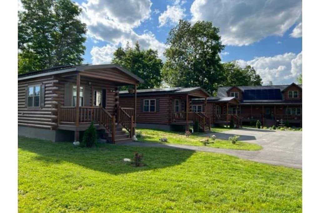 Foto 12 von 14: Lincoln Log Cabins - Baby Bear