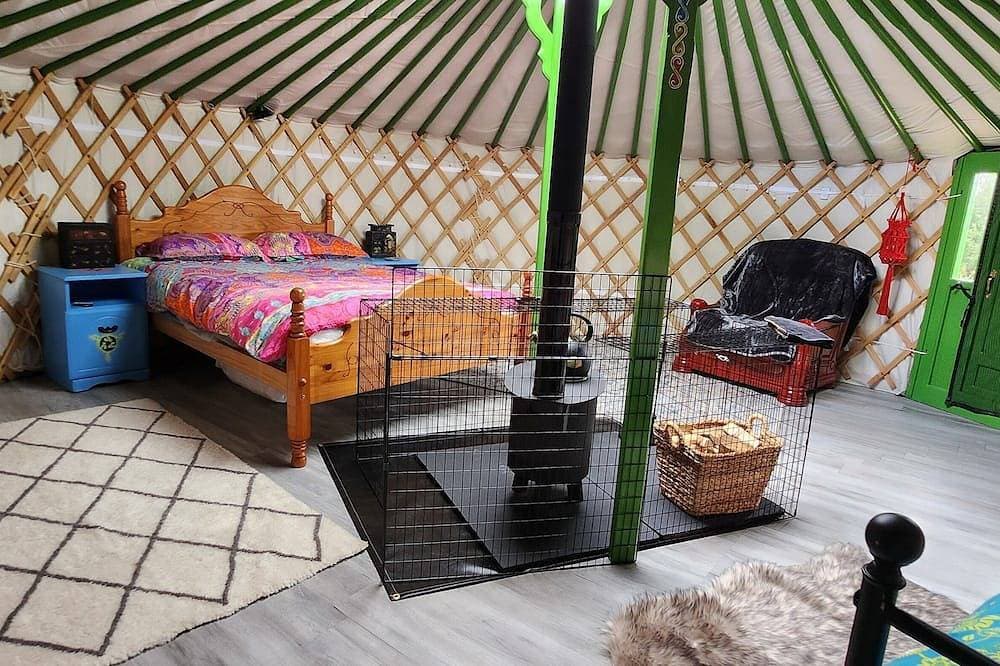Foto 3 von 22: Cozy Yurt in the heart of Tyrone countryside.