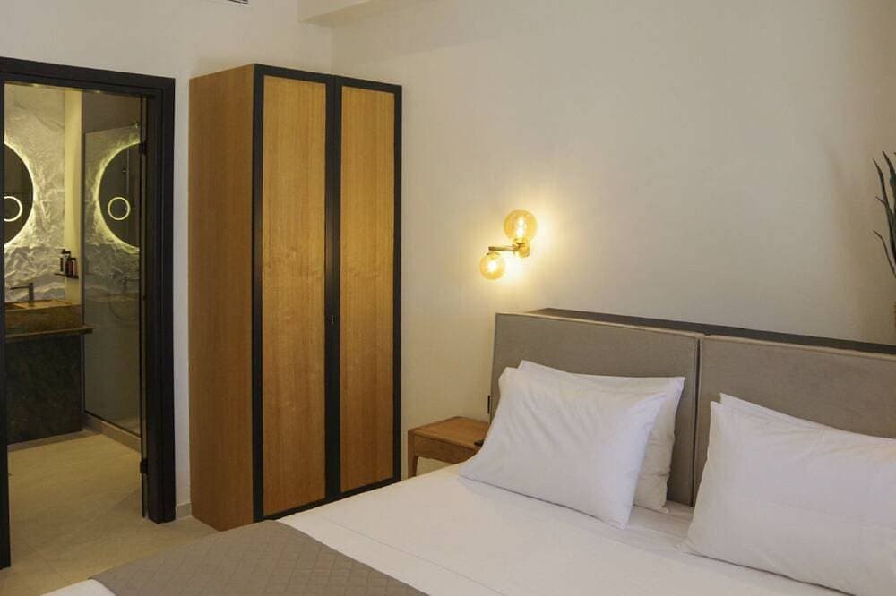 Foto 7 von 21: Villa Marenthe | 3 Bdr | Sea Views | Pool | Syros
