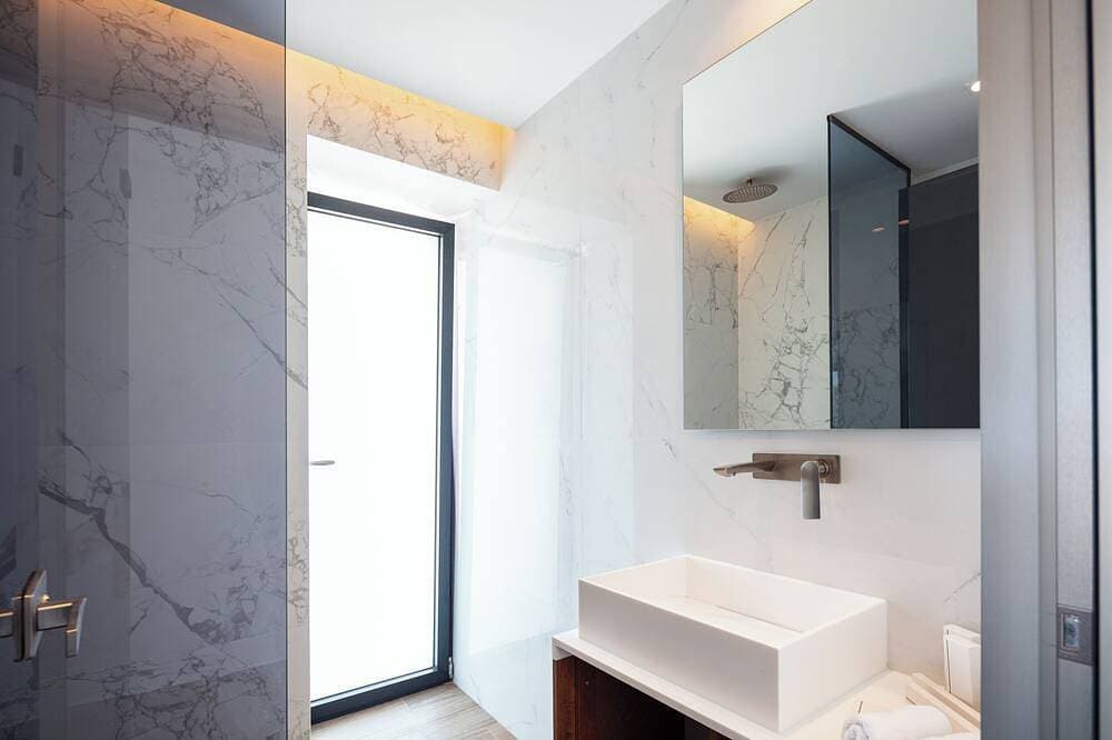Foto 12 von 30: Nuera IV: Modern 4Br Villa, 300m from the Beach