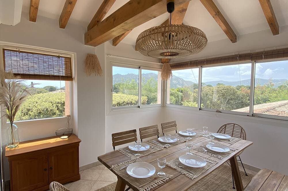 Foto 12 von 30: Cosy accommodation, walking distance to the beach, sea-view patio.