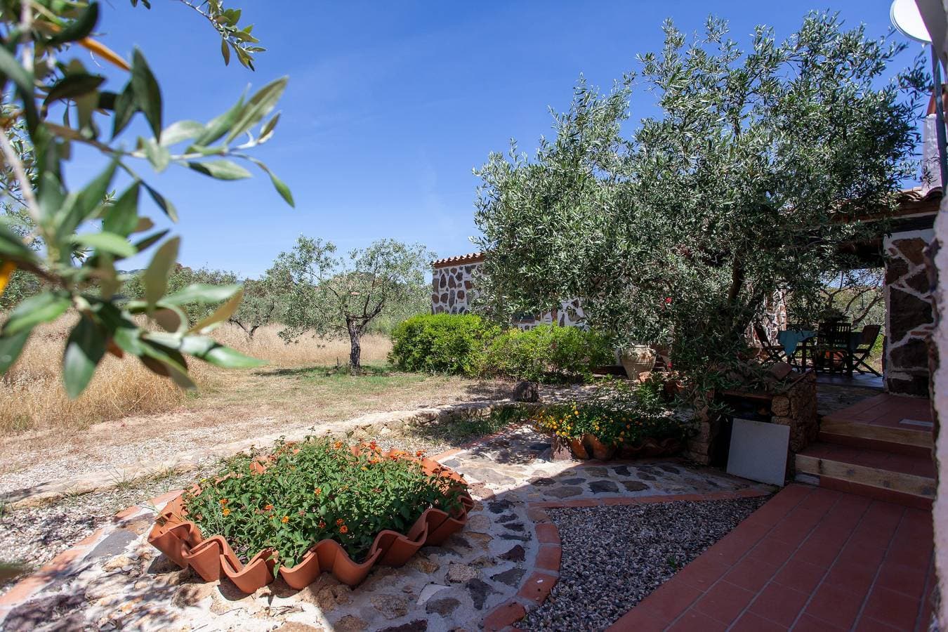 Foto 4 von 21: Ferienhaus "Sa Domedda" mit Bergblick, Garten & A/C