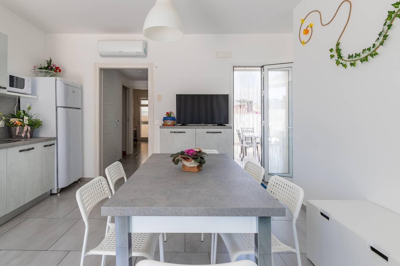 Foto 8 von 29: Ferienwohnung "Villa Vani - Appartamento 1" mit Meerblick, Pool, Terrasse & Wi-Fi