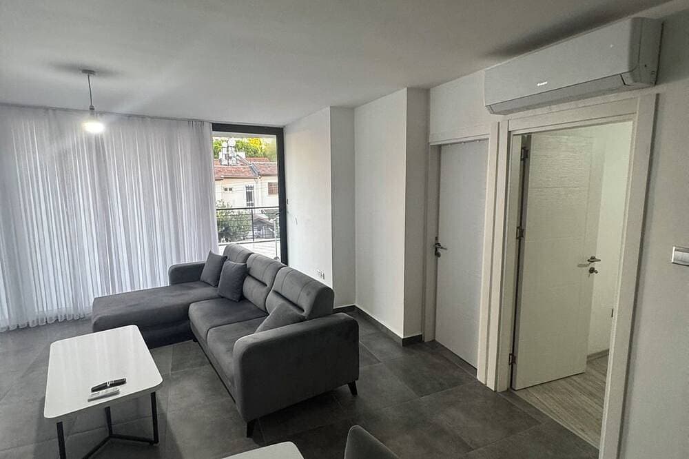 Foto 8 von 21: Girne- Geniş Teraslı Modern 2+1 Daire
