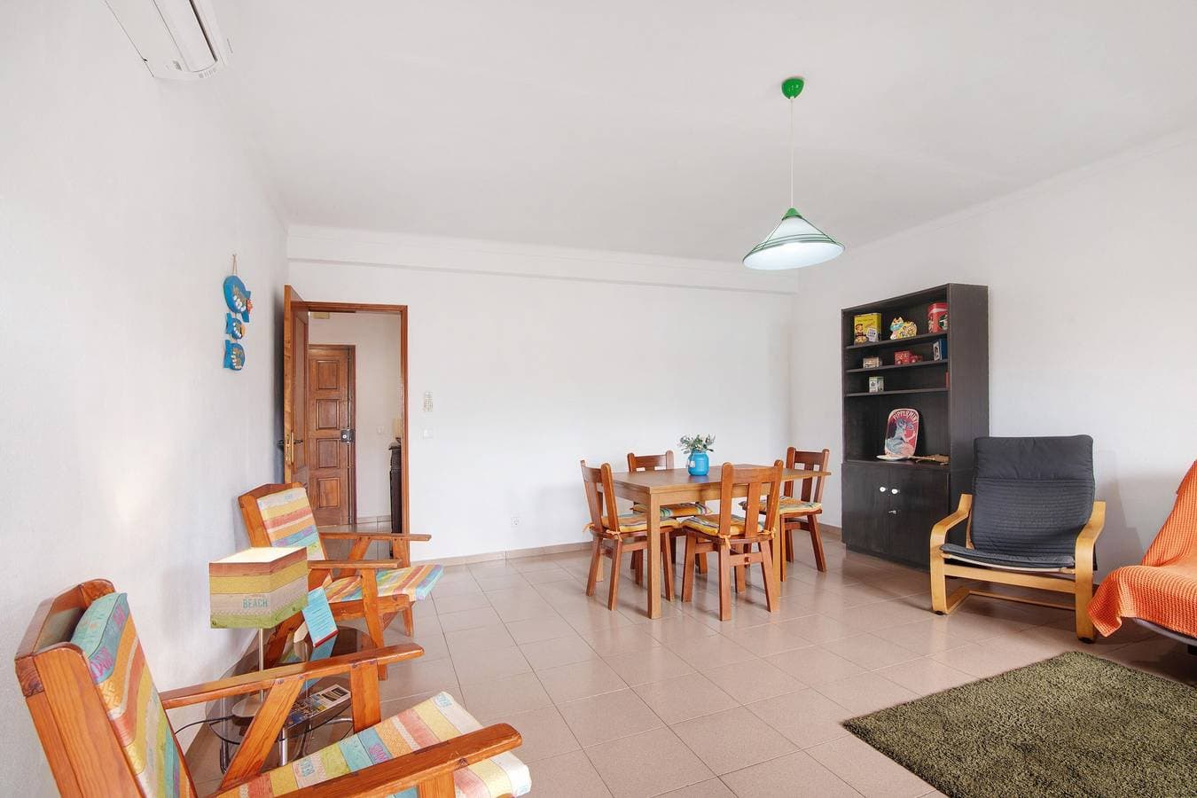 Foto 5 von 31: Ferienwohnung 'Beach House-5 Minutos A Pé Da Praia' mit Gemeinschaftsgarten, Wi-Fi und Klimaanlage