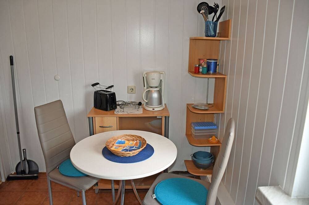 Foto 11 von 16: 02 Ferienwohnung mit Terrasse - Ferienwohnungen mit Terrasse im Ostseebad Sellin