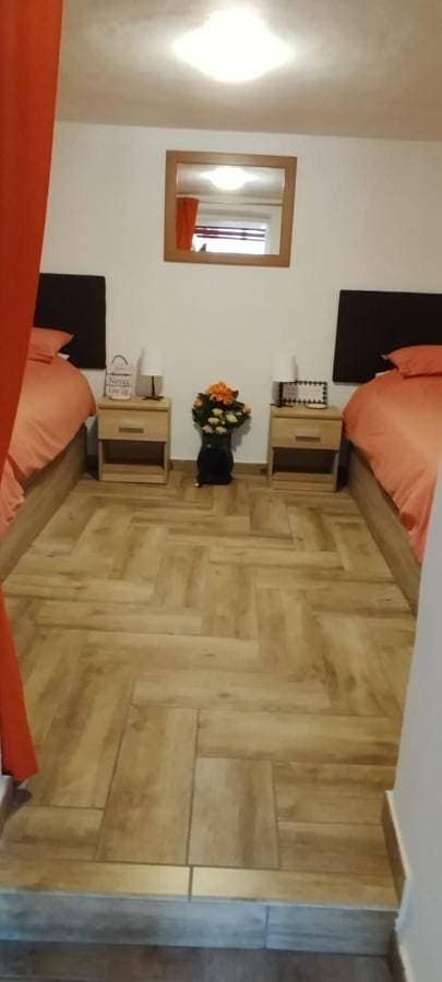 Foto 5 von 83: Two-Bedroom Apartment