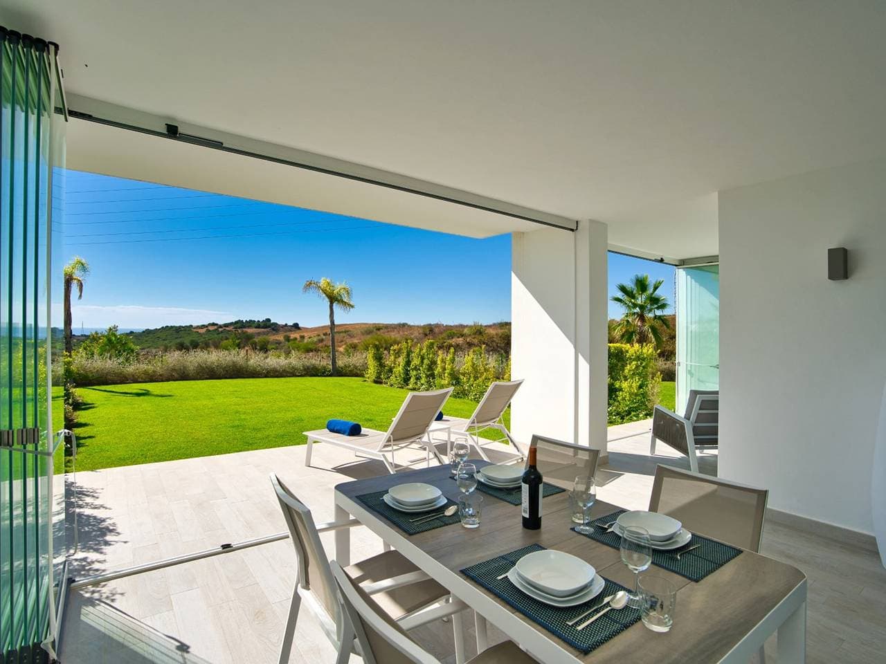 Foto 7 von 33: Moderne Wohnung in Casares mit Garten und Lagunenzugang