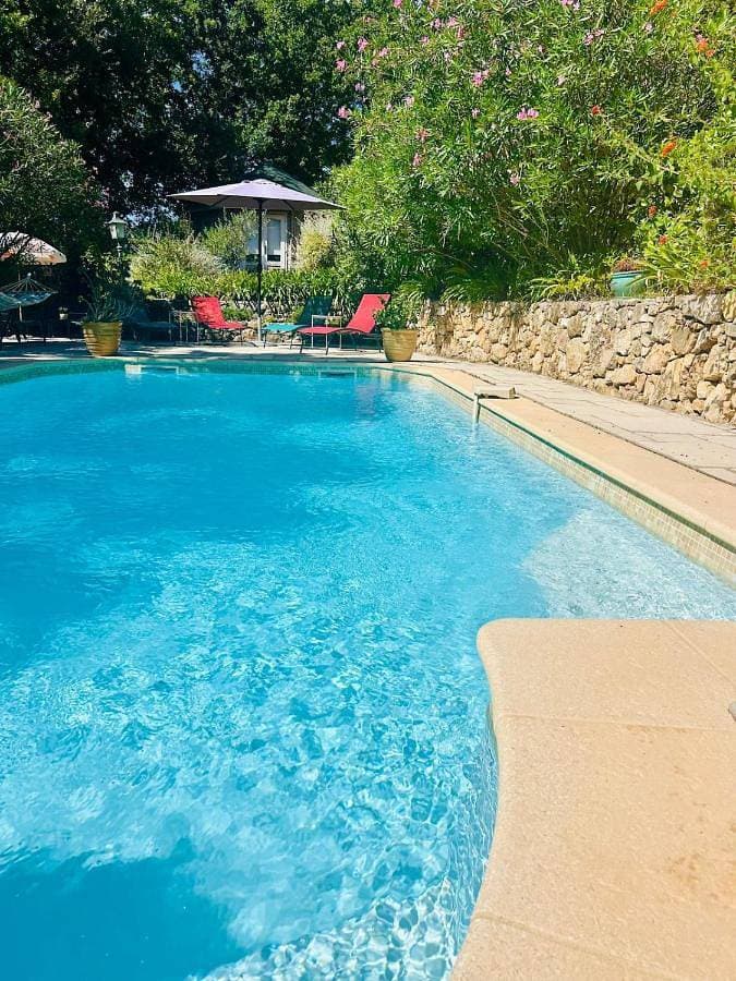 Paisible Rez-de-jardin de villa - Côte d'Azur 1