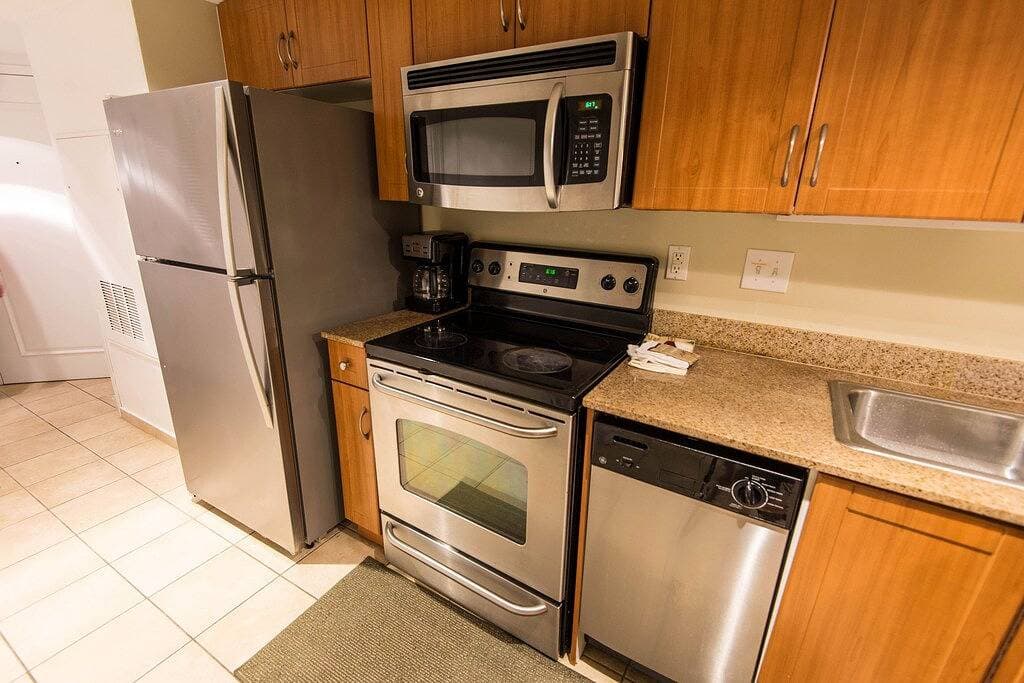 Foto 7 von 47: Erstaunlicher Luxus direkt am Meer 1Bd / 1Ba, modernes Dekor. Schöner Ort!