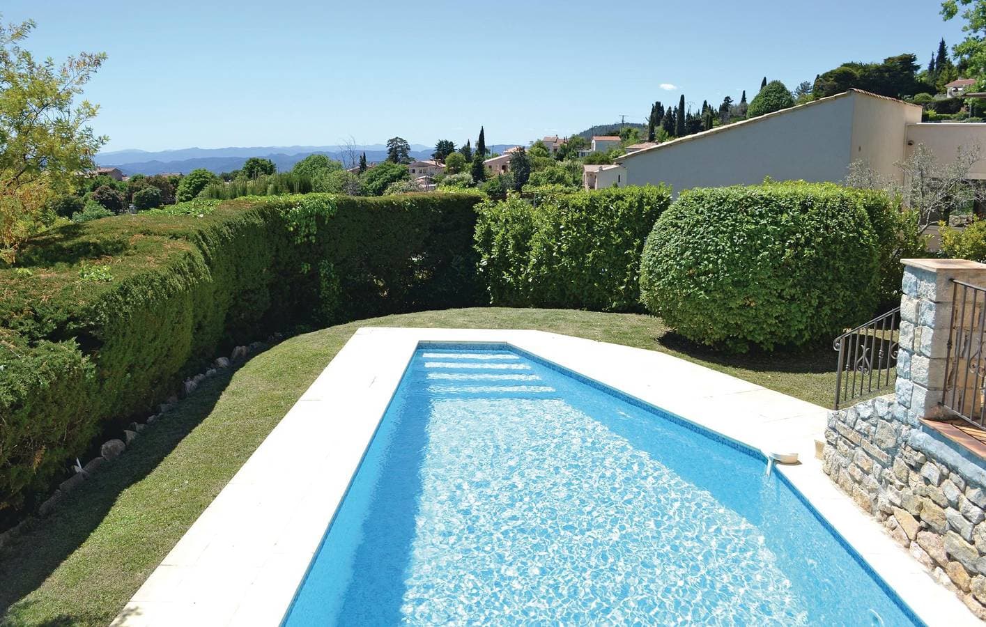 Foto 3 von 29: Stilvolle 135qm Cabris Apt: Pool, Terrasse, Parkplatz & WiFi!